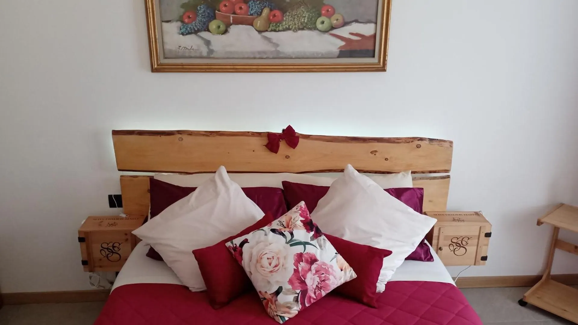 Tirano Express Luxury Apartments 0*,